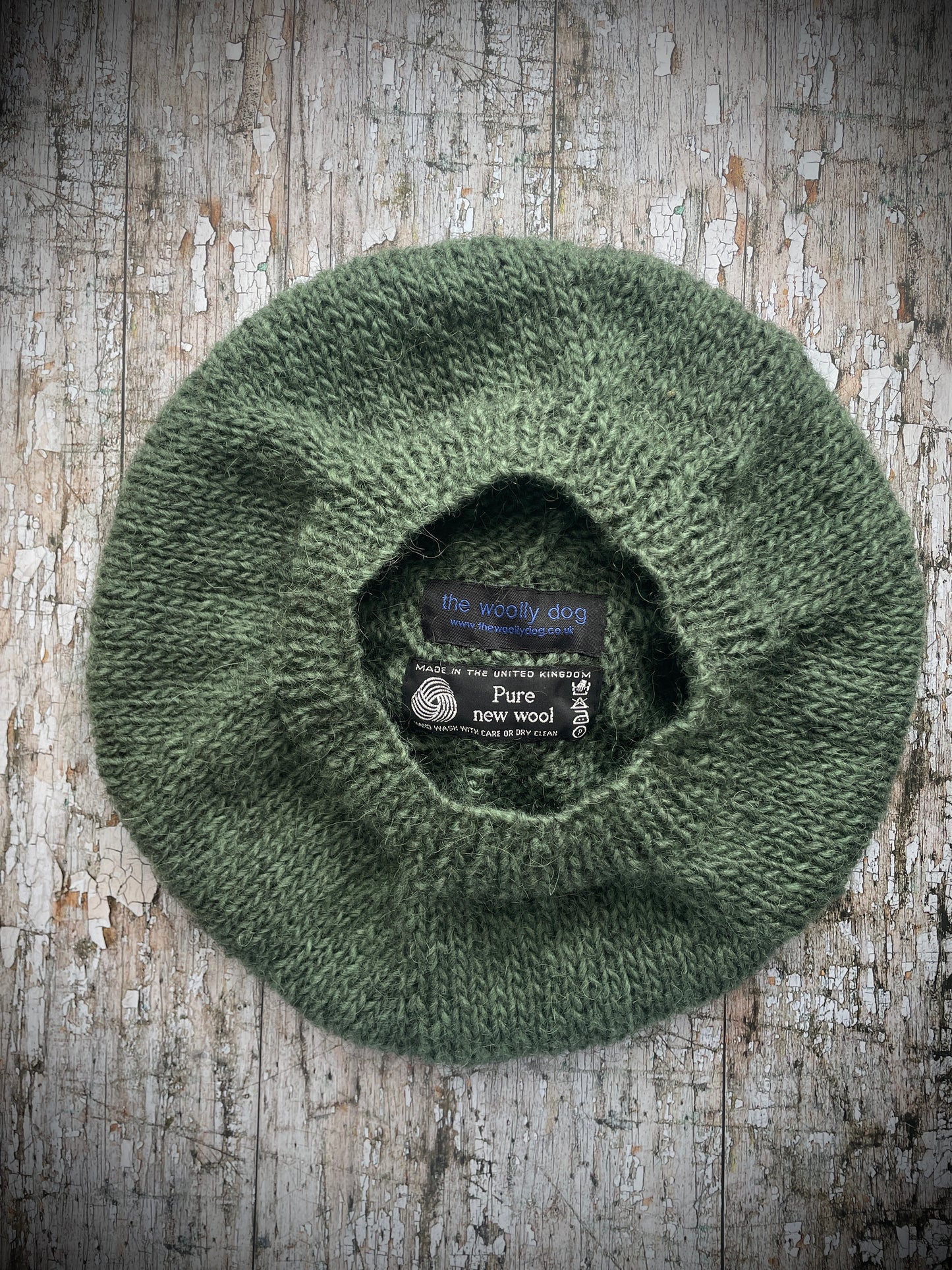 Beautifully hand knitted beret in sage green heather Icelandic wool and a rich yellow BFL wool, perfect for keeping your head warm on cold days, with a ribbed band of sage green that gives the hat a snug fit.
SIZE: Adult.
CARE: hand wash or machine wash on wool cycle at 30 degrees, dry flat, do not tumble dry.