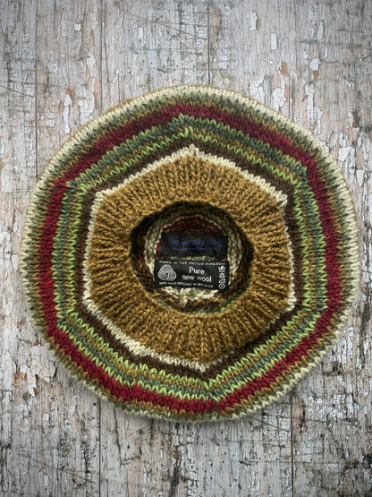 CLASSIC 40's STYLE ADULT'S BERET style 21

Beautifully hand knitted beret in Icelandic pure wool, perfect for keeping your head warm on cold days and adding a touch of 40's style to any outfit. Knitted in dark kelp, pebble, dark chocolate, green, sage green heather, garnet and frostbite stripes, with a dark kelp ribbed band that gives the hat a snug fit.

ONE SIZE: adult.
CARE: hand wash or machine wash on wool cycle at 30 degrees, dry flat, do not tumble dry.